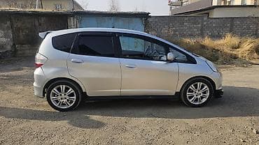 Продажа авто: Honda Fit: 2009 г., 1.2 л, Автомат, Бензин, Хэтчбэк — 7