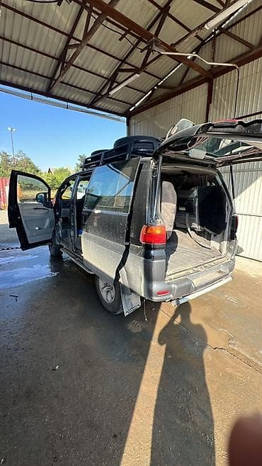 Продажа авто: Mitsubishi Space Gear: 1997 г., Минивэн — 5
