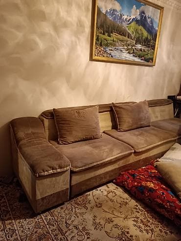 Прямой диван, Б/у — 1