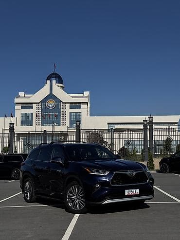 Toyota Highlander: 2021 г., 2.5 л, Автомат, Гибрид, Внедорожник — 1