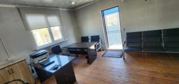 сниму квартиру долгосрочно: Сдаётся офис в аренду. Адрес: г. Ош, ул. Алымбек-Датка(Ленина) 281 — 2