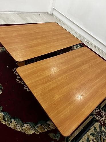 стол закройный: Низкие деревянные столы (2 шт.) - Формат: два отдельных низких — 2