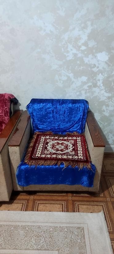 Диваны: Прямой диван, Б/у — 2
