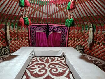 профессиональные музыкальные инструменты: Аренда юрты, Каркас Деревянный, 85 баш, Стулья — 20