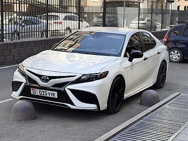 18000: Toyota Camry: 2021 г., 2.5 л, Автомат, Бензин, Седан — 4