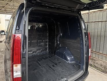 santa fe: Hyundai Staria: 2022 г., 2.2 л, Механика, Дизель, Минивэн — 7