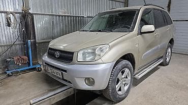 corolla 2004: Toyota RAV4: 2005 г., 2 л, Механика, Бензин, Кроссовер — 1