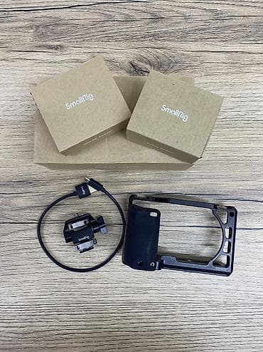 Аудиотехника: Продается : Камера Sony a6400, объектив sigma 30mm 1.4, стабилизатор — 8