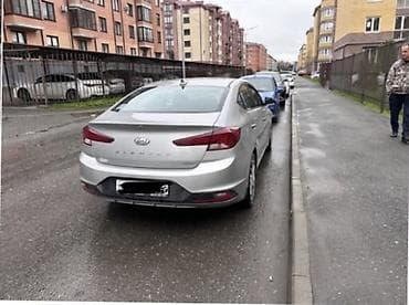 машина маз: Hyundai Elantra: 2020 г., Бензин, Седан — 3