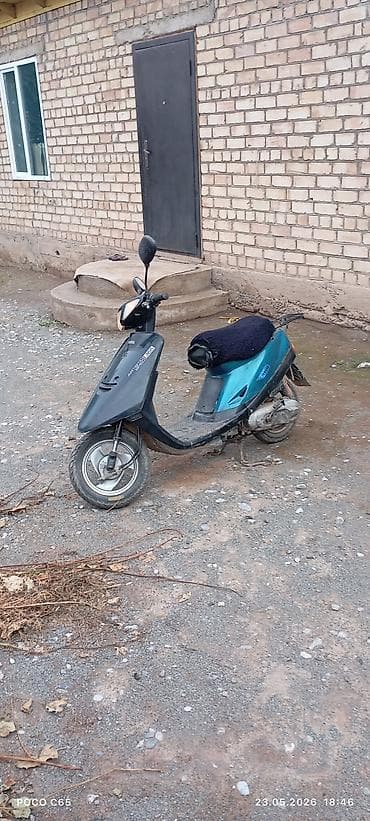 бандит мотоцикл: Тип скутера Yamaha, 50 куб. см, Бензин — 3