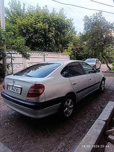highlander platinum: Toyota Avensis: 2001 г., 1.8 л, Механика, Бензин, Хэтчбэк — 3