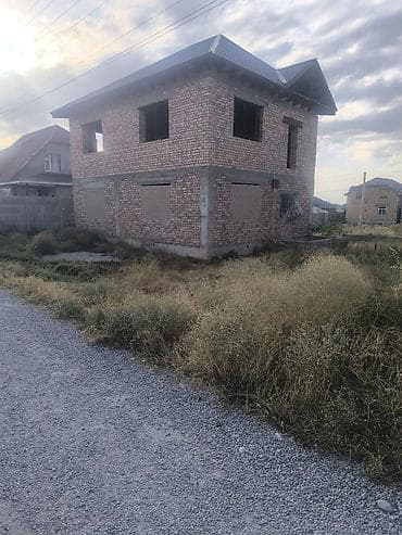 **Продается участок с недостроенным двухэтажным домом в жилмассиве at lalafo.kg **Продается участок с недостроенным двухэтажным домом в жилмассиве