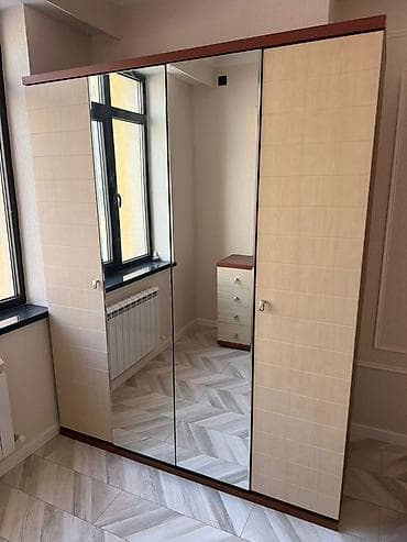 Эмерек: Уктоочу бөлмө гарнитуру, Колдонулган, Эки кишилик керебет, Шкаф, Комод, ДСП, Өзү алып кетүү, түсү - Саргыч боз — 2