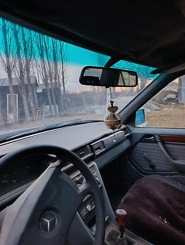 мерс йешка 124: Mercedes-Benz W124: 1991 г., Ручные, Седан — 5