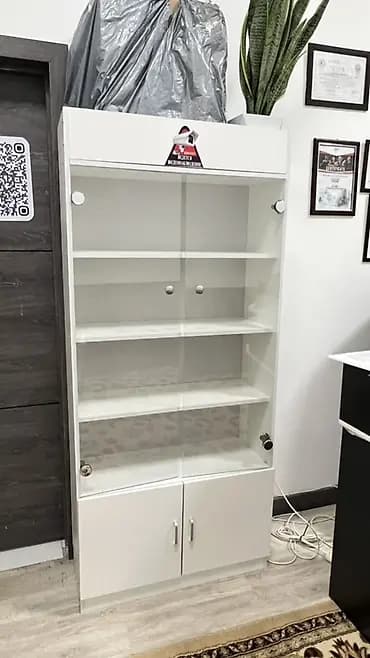 Продаю НОВЫЕ Витрины для торговли. Делали для себя на заказ по 23.000