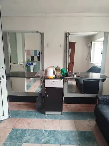 Распродажа имущества парикмахерской - б/у. - Шкафчики парикмахера (2