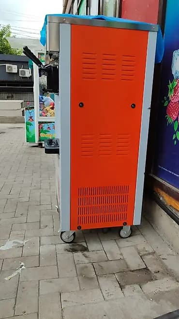 Профессиональный аппарат для мягкого мороженого (floor-standing) 2шт