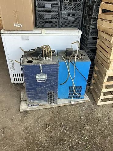 Оборудование: два проточных охладителя/чиллера для напитков