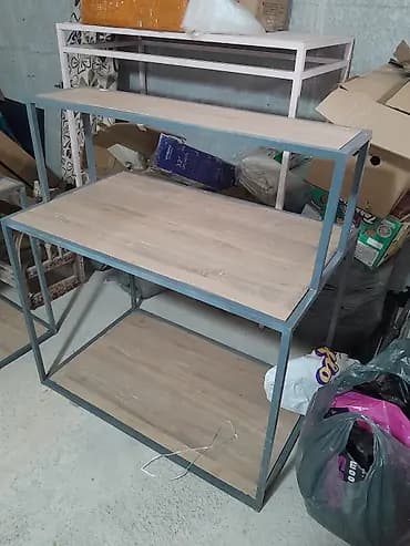 Комплект торговой мебели в современном индустриальном стиле. Состав