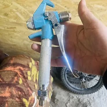 Рукоятка-распылитель для безвоздушной покраски + зажим- жумар Vento