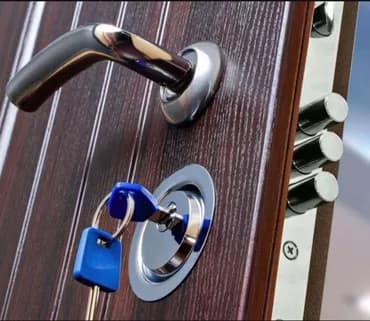 Ремонт замка замена сердцевины ремонт дверных ручек заедание