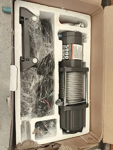 Электрическая лебёдка 12V, тяговое усилие 5000 lb (около 2268 кг)