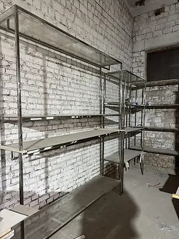 Торговое оборудование из нержавеющей стали и стекла для