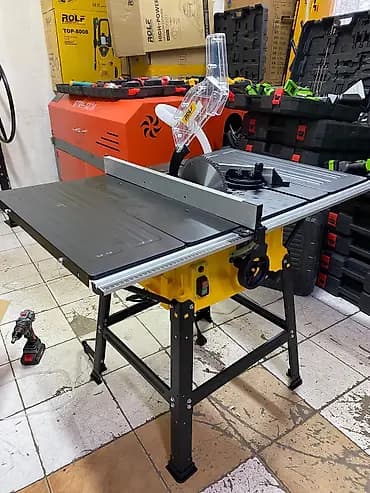 Настольная циркулярная пила (форматный распиловочный стол) 1800ват