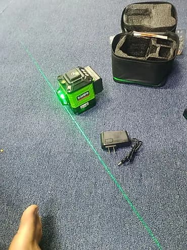 Лазерный уровень с зелёным лучом - Компактный самонивелирующийся