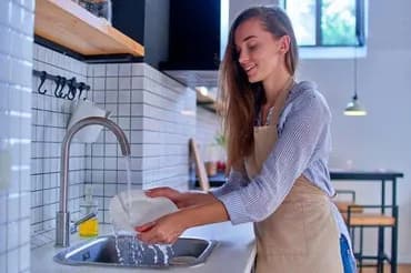 Требуется Посудомойщица, Оплата: Дважды в месяц