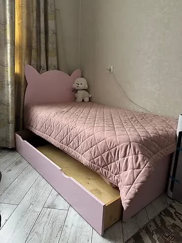 Детская кроватка, сделанная на заказ Продаётся очень красивая и