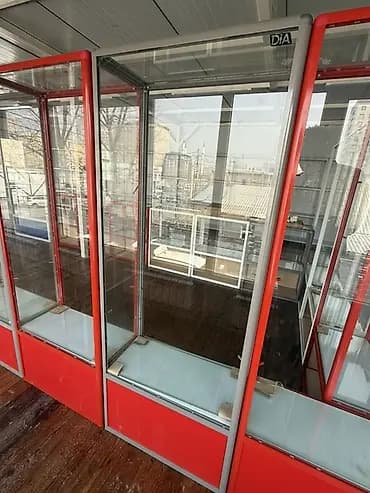 Торговое оборудование для магазина Комплект витрин и стеллажей для