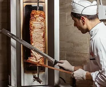 ​В команду шаурмичной требуются сотрудники! ​Мы ищем
