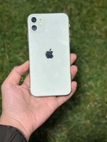 IPhone 11, Б/у, 64 ГБ, Белый, Защитное стекло, Чехол, 77 %