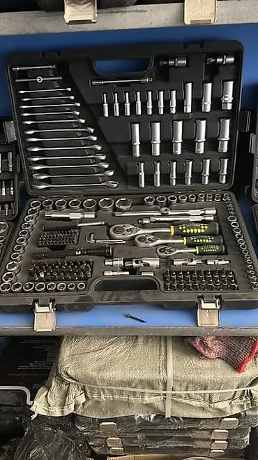 Набор ручного инструмента в пластиковом кейсе Комплектация и