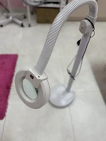 Лупа-лампа на напольной стойке - Тип: увеличительная лампа с