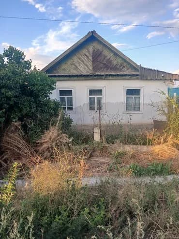 Үй, 72 м², 3 бөлмө, Менчик ээси, Эски ремонт