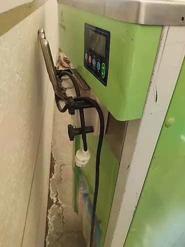 Срочно срочно мороженое аппарат сатылат.абалы жакшы иштеши жакшы. 2