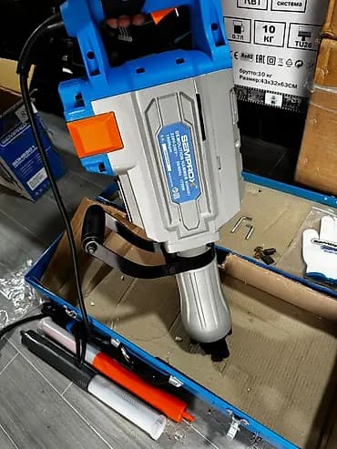 Отбойный молоток SEMPORX SDH6501 Характеристики: - Тип