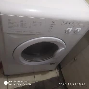Кир жуучу машина Indesit, Колдонулган, Автомат, 5 кг чейин, Толук өлчөм
