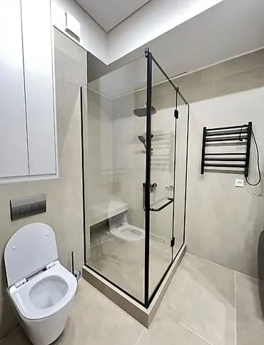 Стеклянные душевые перегородки и ограждения для ванны - Изготовление