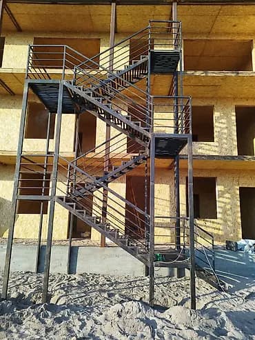 Металлическая лестница Наружные, Бесплатный замер, Форма лестницы: Много-маршевая