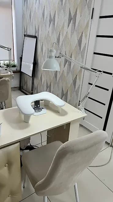 Сдается маникюрный стол в аренду 💛 Для мастера маникюра/педикюра. В