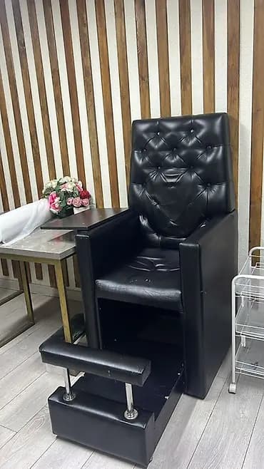 🔥 СРОЧНО ПРОДАЮ КРЕСЛА ИЗ САЛОНА 🔥 Продаю свои рабочие кресла — всё