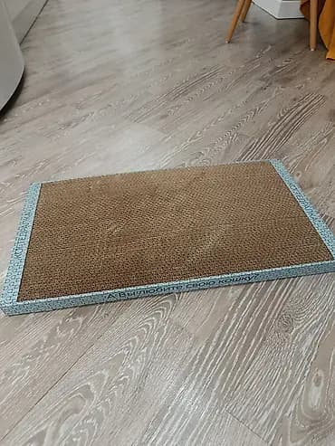 Продаю кошачьи 2 когтеточки (новые, побольше и поменьше)