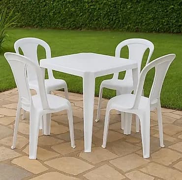 Кафе үчүн үстөл жана отургуч