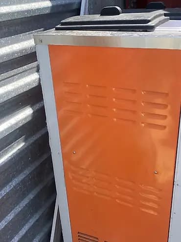 Фризер для мягкого мороженого (напольный) - Три рычага выдачи: два