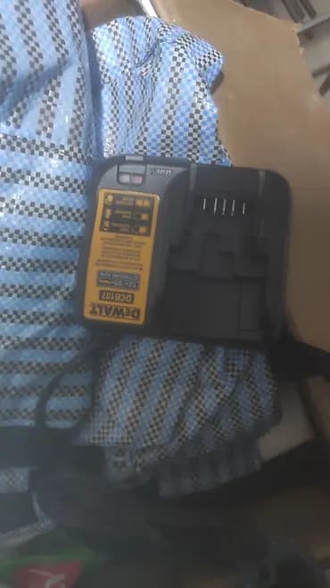Аккумуляторный перфоратор DeWALT DCH263 XR 18 В + зарядное устройство