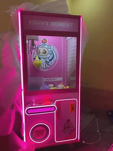 Игровой автомат-«кран» (claw machine) Happy Moment с неоновой