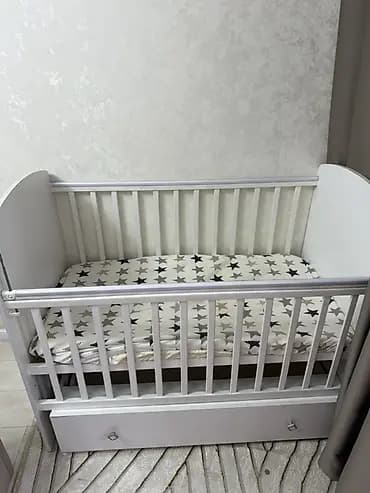Продается Детская кроватка б/у. Район Филармония
